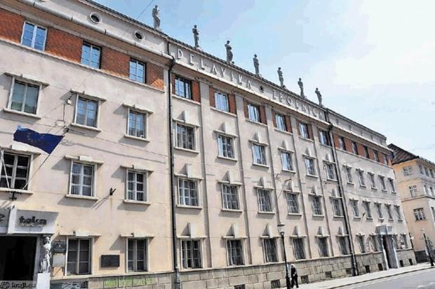 Top Location City Centre Condo In Historic Building With Free Garage Parking Любляна Екстериор снимка