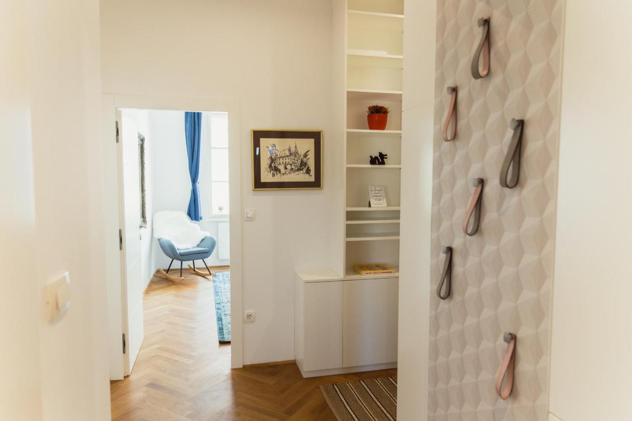 Top Location City Centre Condo In Historic Building With Free Garage Parking Любляна Екстериор снимка