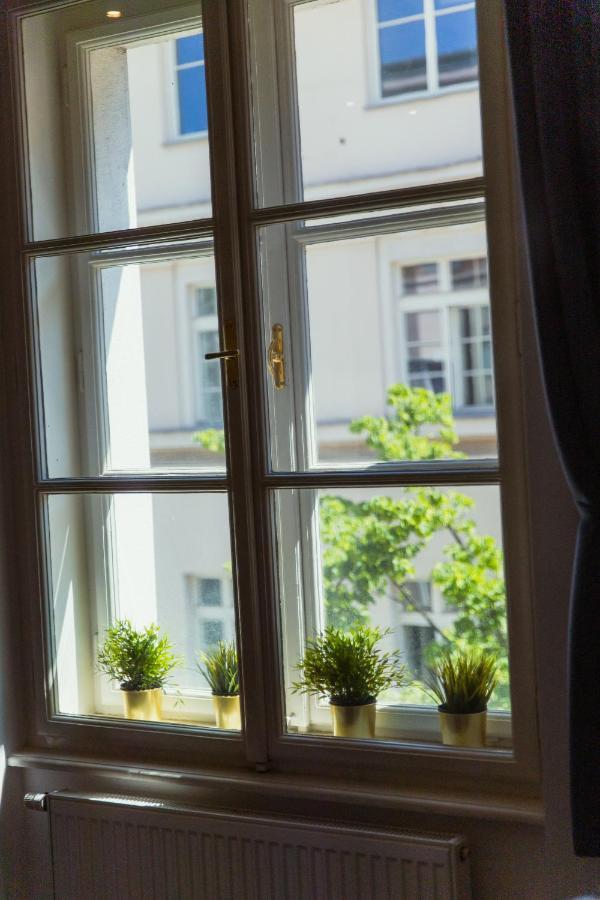 Top Location City Centre Condo In Historic Building With Free Garage Parking Любляна Екстериор снимка